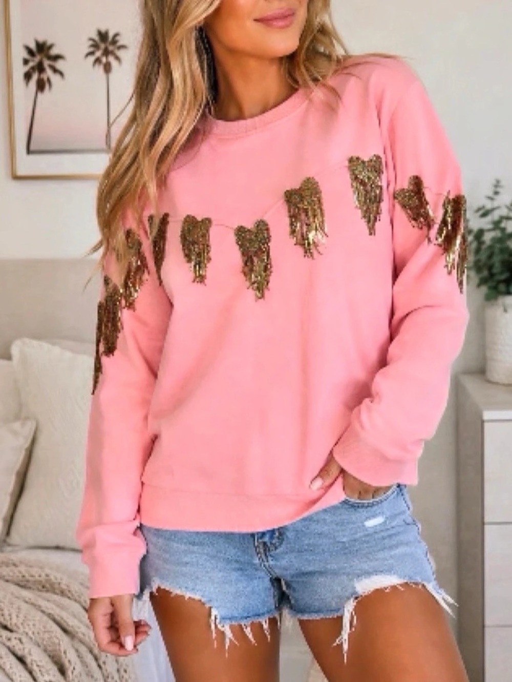 Queen of Hearts Embellished Sweatshirt in Pink Size Small NWT (B8)